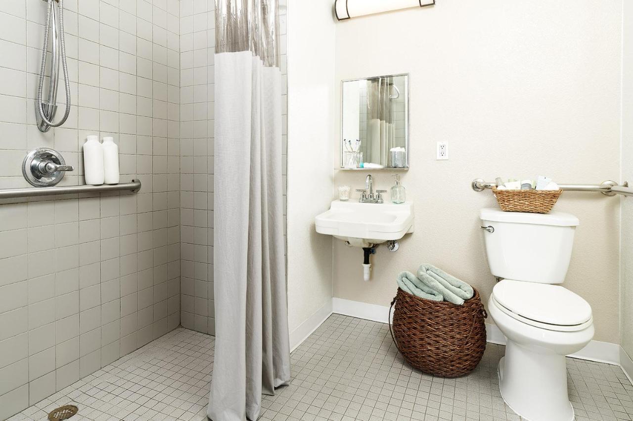 Intown Suites Extended Stay Raleigh Nc- Capital Blvd Экстерьер фото