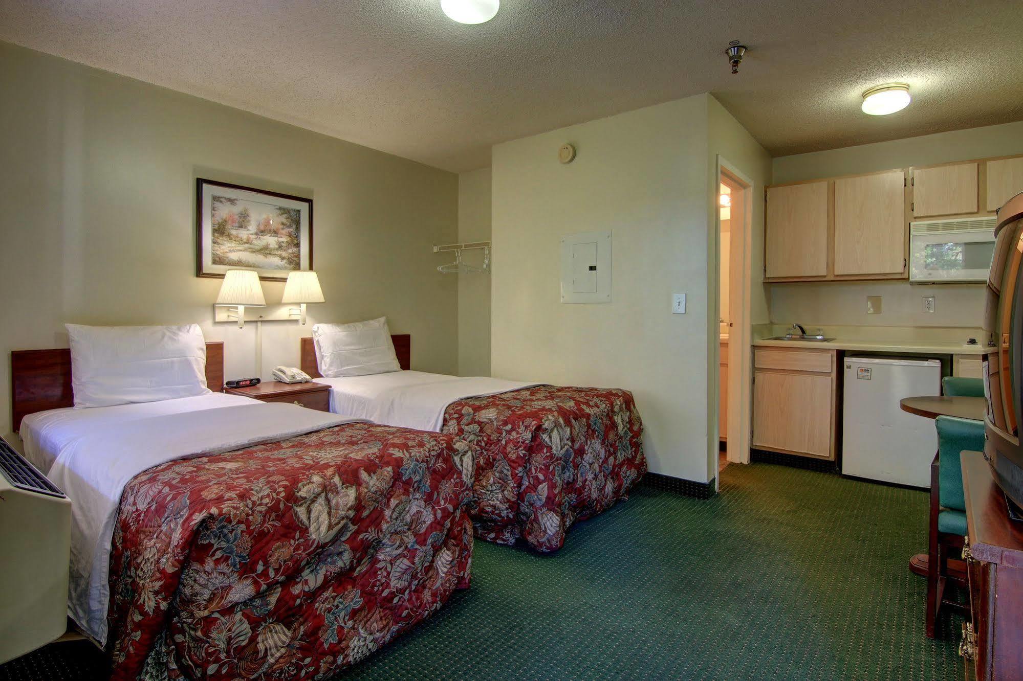 Intown Suites Extended Stay Raleigh Nc- Capital Blvd Экстерьер фото